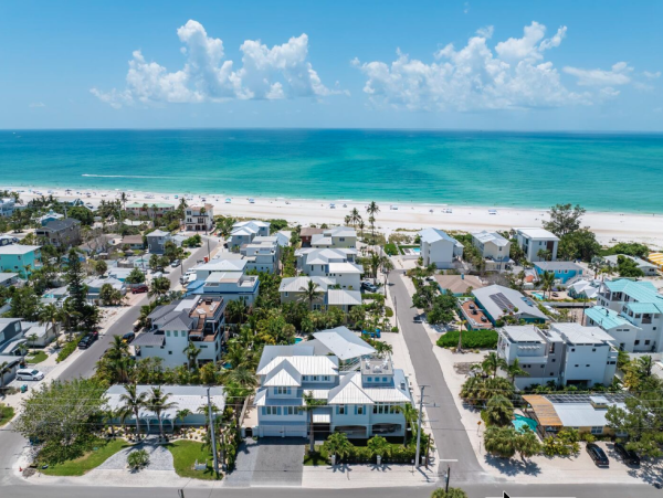 Luxury Beach Retreat on Anna Maria Island - Unforgettable Getaway